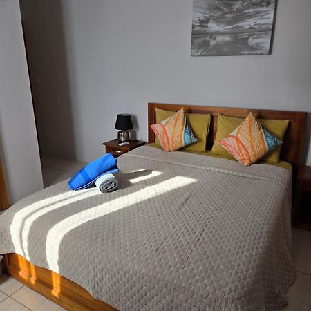 Modern And Cosy Condo: Westwood Apartments Flic-en-Flacq 外观 照片