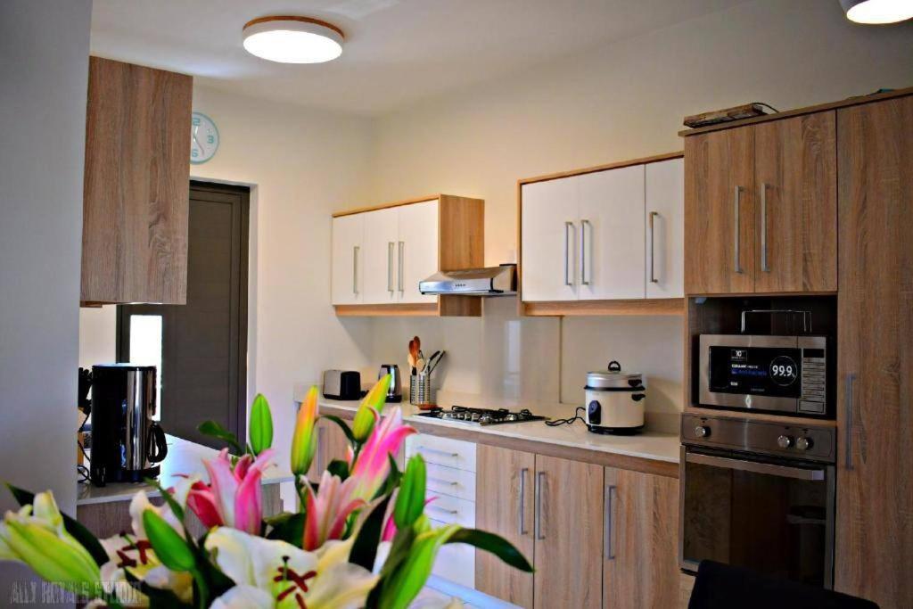 Modern And Cosy Condo: Westwood Apartments Flic-en-Flacq 外观 照片